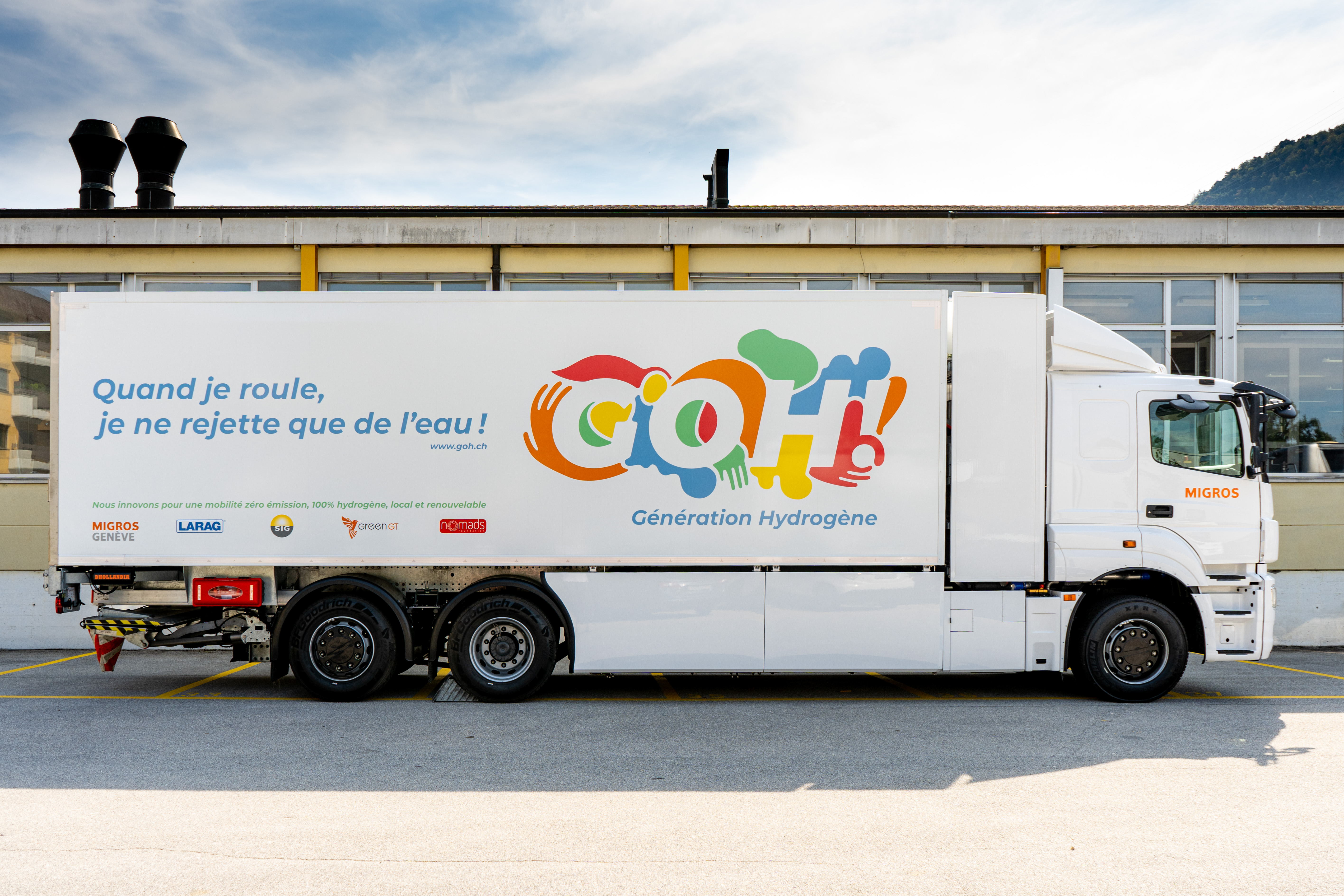 Le premier camion suisse à hydrogène vert roule à Genève