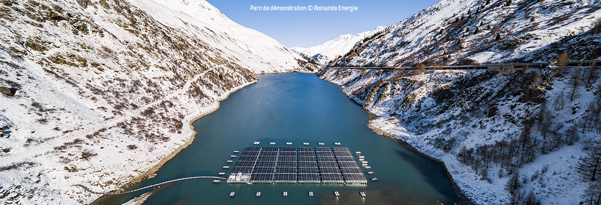 Le premier parc solaire flottant en milieu alpin livre ses résultats