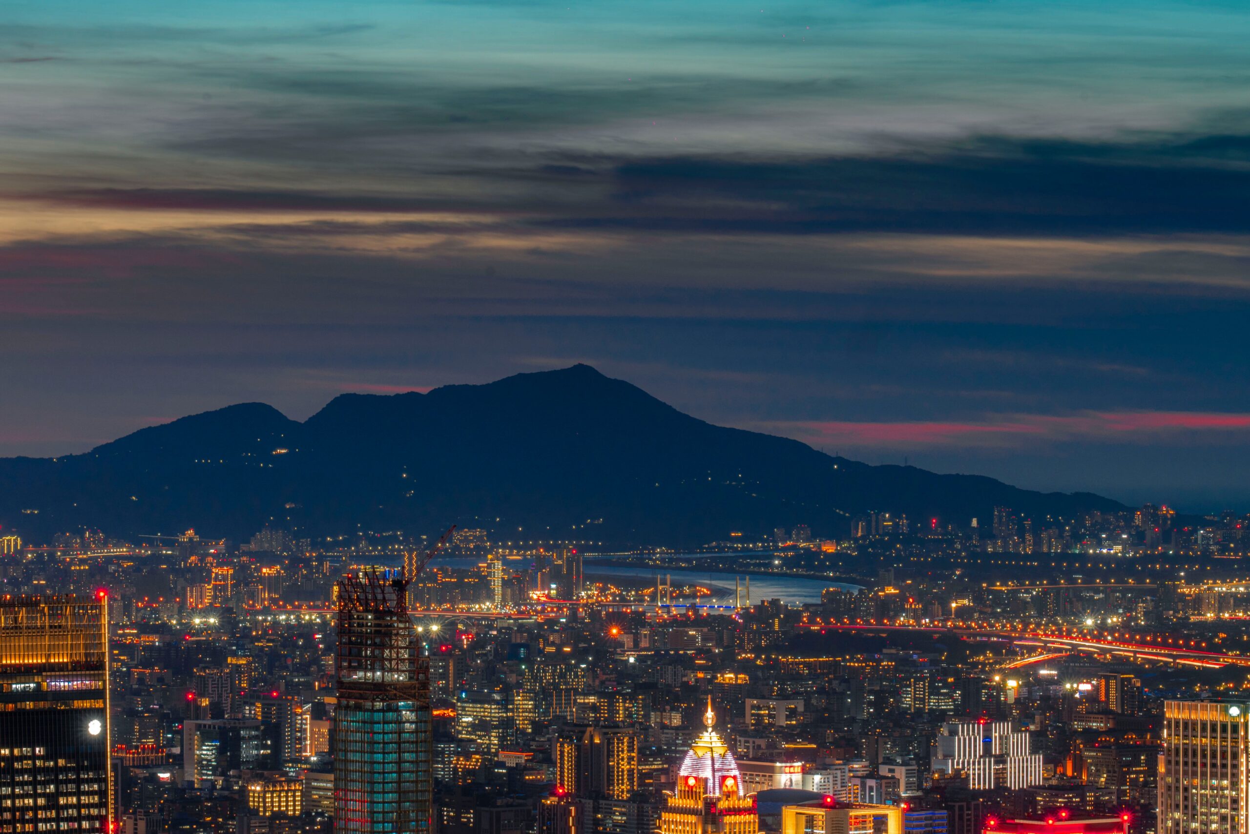 Taiwan introduces new solar rules for large buildings